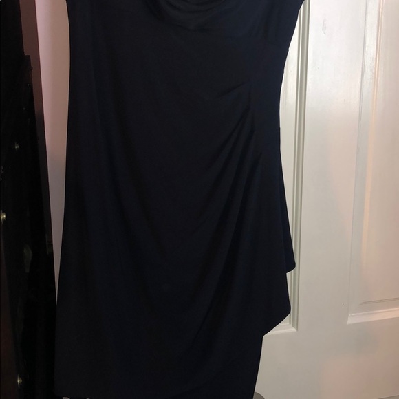 Dress - Picture 2 of 8